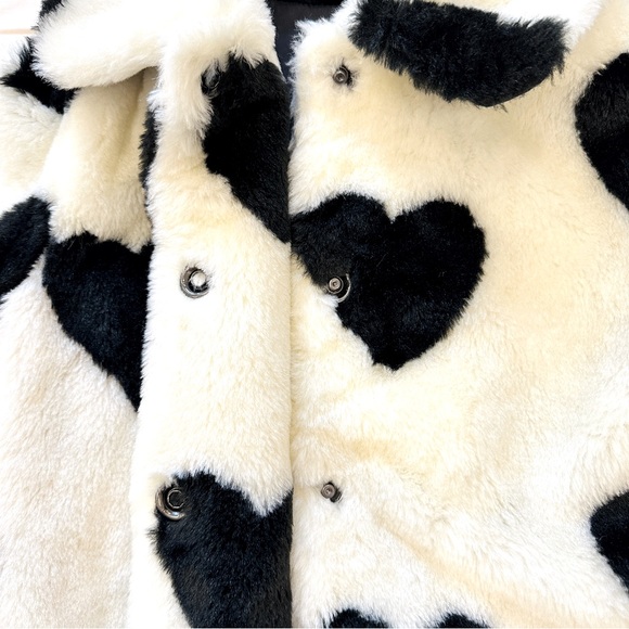 Beau loves girls heart fur jacket - Picture 7 of 7